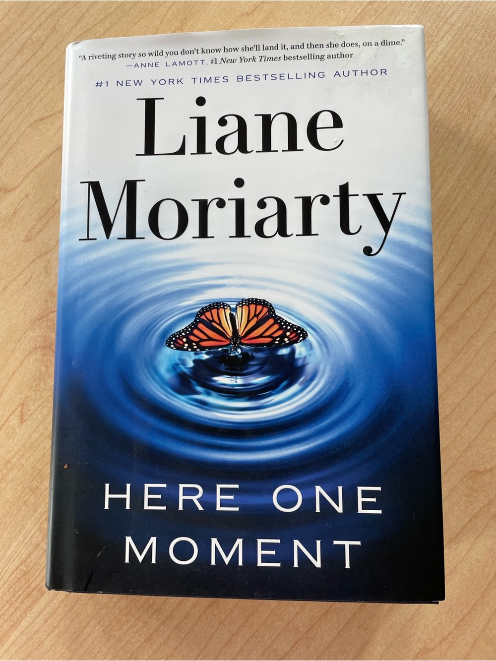 4/$20📚 Here One Moment Hardcover by Liane Moriarty